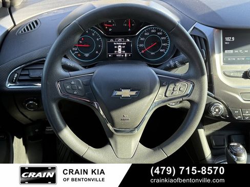 Used 2017 Chevrolet Cruze LT w/ Convenience Package image 13