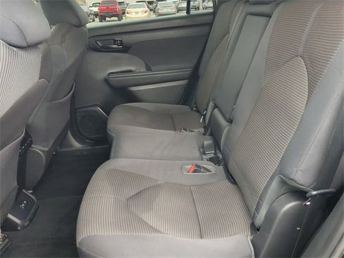 Certified 2021 Toyota Highlander L image 14