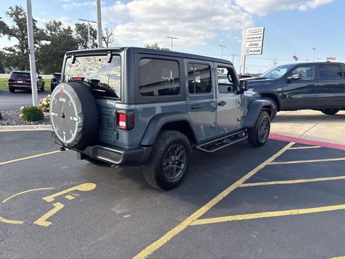 Used 2024 Jeep Wrangler Unlimited Sport AWD/4WD image 5