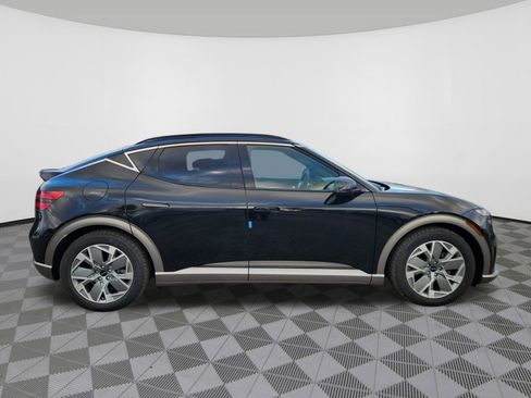 Used 2025 Genesis GV60 Advanced image 6