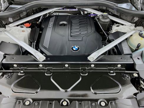 Used 2023 BMW X5 xDrive40i AWD/4WD image 41