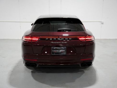 Used 2018 Porsche Panamera Turbo image 4
