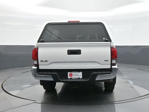 Certified 2022 Toyota Tacoma SR5 AWD/4WD image 6