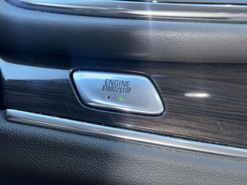 Used 2020 Buick Enclave Essence w/ Sport Touring Edition image 29