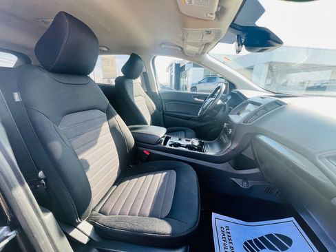 Used 2020 Ford Edge SE image 33