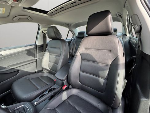 Used 2018 Volkswagen Jetta SE FWD image 16