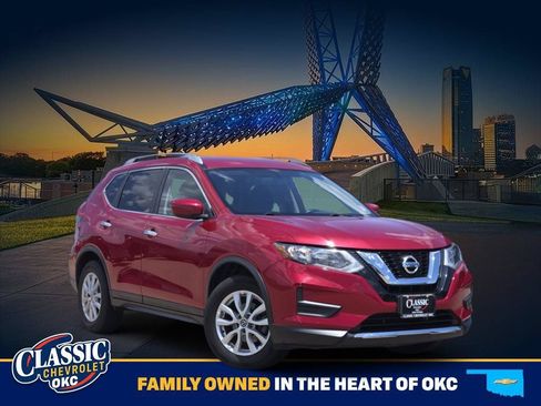 Used 2017 Nissan Rogue SV FWD image 1