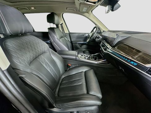 Used 2025 BMW X7 xDrive40i AWD/4WD image 33