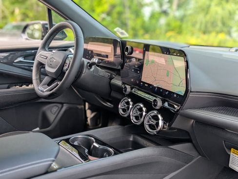 New 2025 Chevrolet Blazer EV LT image 34