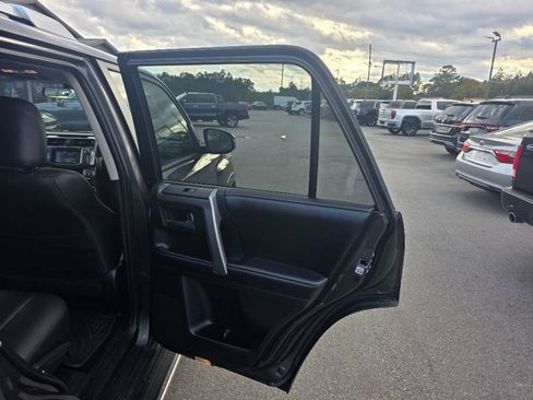 Used 2016 Toyota 4Runner SR5 image 12