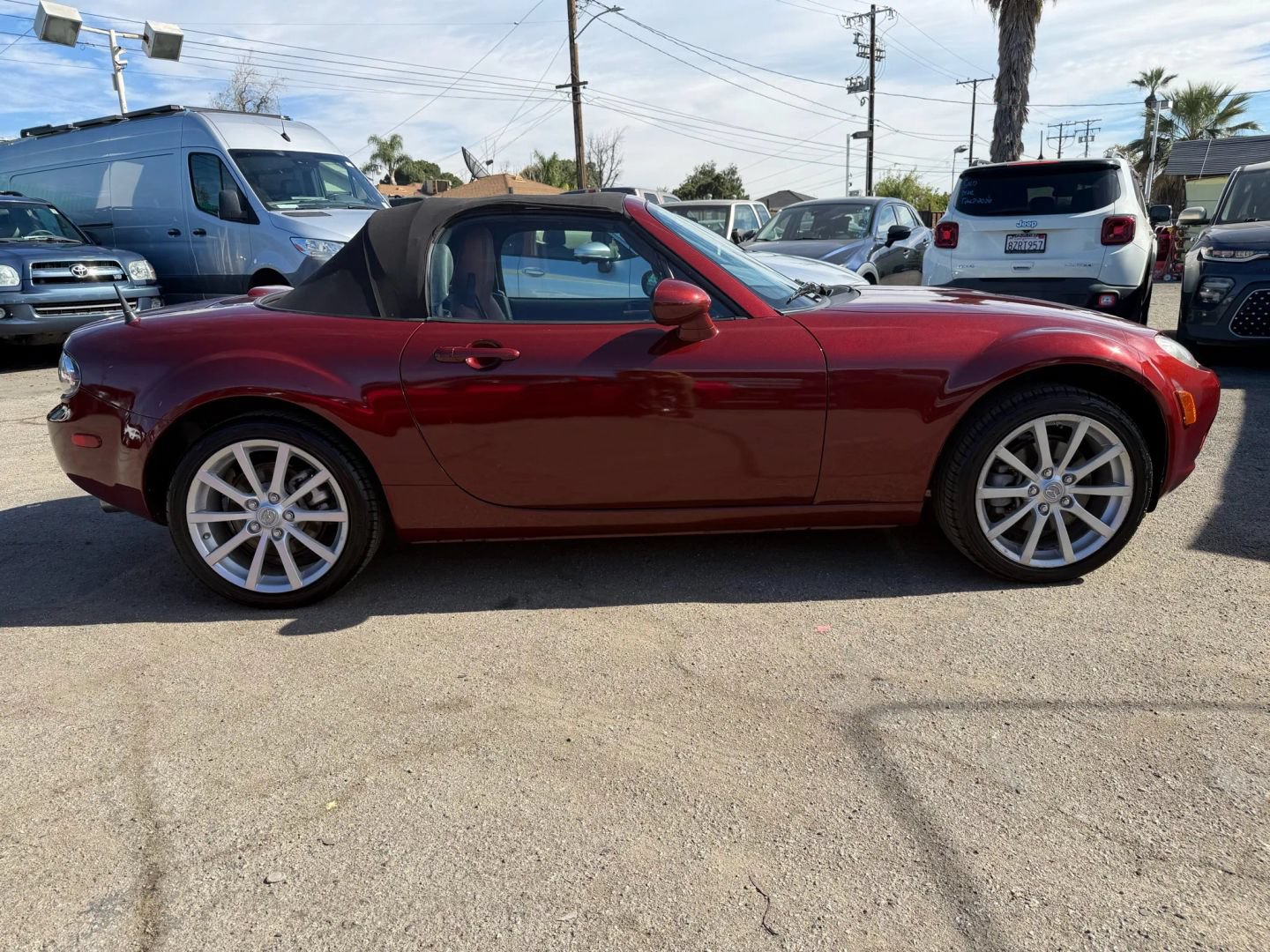 Used 2006 MAZDA MX-5 Miata Grand Touring RWD image 4
