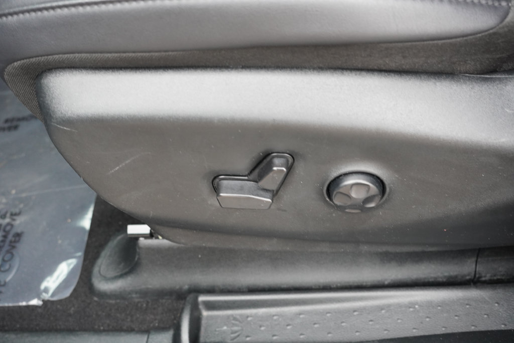 Used 2024 Chrysler Pacifica Limited FWD image 27
