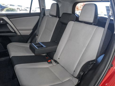 Used 2016 Toyota RAV4 XLE image 37