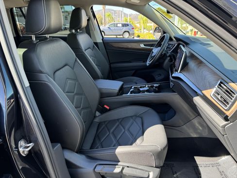 Used 2026 Volkswagen Atlas SE FWD image 35