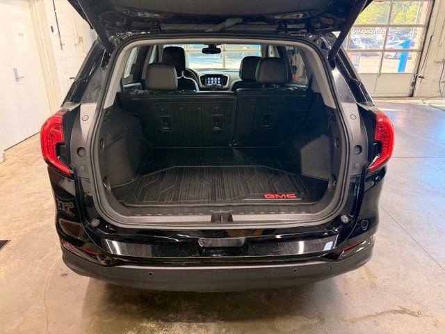 Used 2024 GMC Terrain SLT w/ Tech Package AWD/4WD image 17