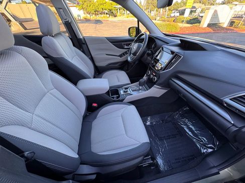 Used 2019 Subaru Forester Premium AWD/4WD image 13