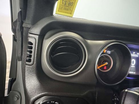 Used 2022 Jeep Wrangler Unlimited Sport AWD/4WD image 29