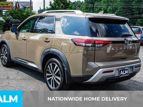 Used 2023 Nissan Pathfinder Platinum w/ Cargo Package FWD image 4