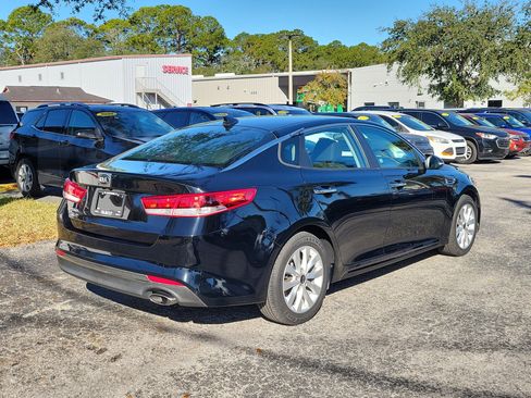 Used 2017 Kia Optima LX w/ Option Group 014 image 6