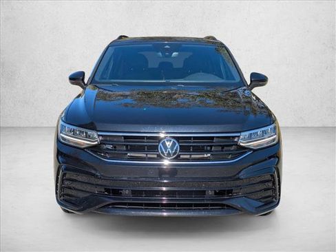 Used 2023 Volkswagen Tiguan SE R-Line image 2