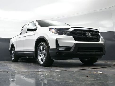 Certified 2025 Honda Ridgeline RTL image 33