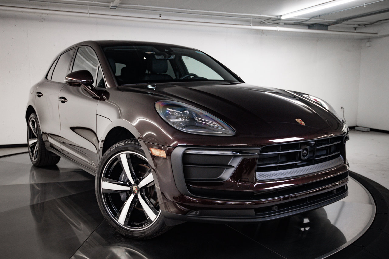 Certified 2026 Porsche Macan AWD/4WD image 9