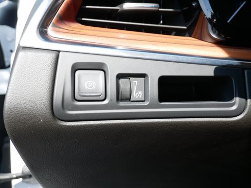 Certified 2024 Cadillac XT5 Premium Luxury w/ LPO, Floor Liner Package AWD/4WD image 8