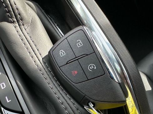 New 2025 GMC Canyon Elevation w/ Convenience Package image 13