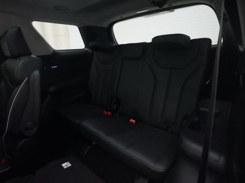 Used 2024 Hyundai Palisade Limited FWD image 17