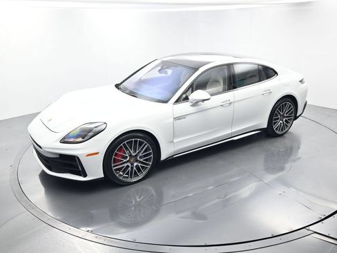 Certified 2025 Porsche Panamera 4S AWD/4WD image 35