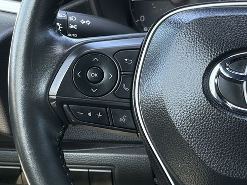 Certified 2025 Toyota Corolla SE FWD image 17