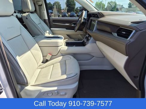 Used 2023 GMC Yukon XL Denali AWD/4WD image 42