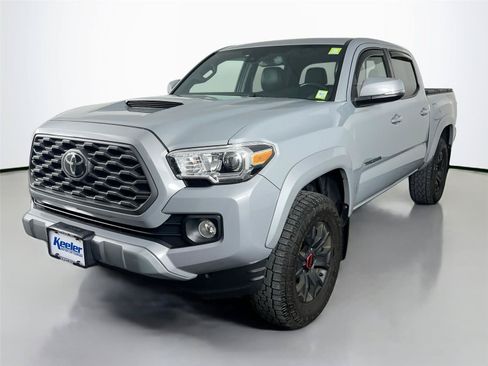 Used 2021 Toyota Tacoma TRD Sport w/ TRD Premium Sport Package AWD/4WD image 2