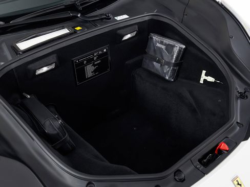 Used 2019 Ferrari 488 Spider image 39