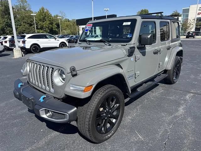 Used 2023 Jeep Wrangler Unlimited Sahara AWD/4WD image 4