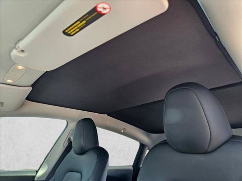 Used 2025 Tesla Model Y Long Range RWD image 21