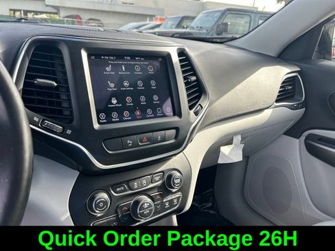 Certified 2021 Jeep Cherokee Latitude Lux w/ Sun & Sound Group FWD image 14