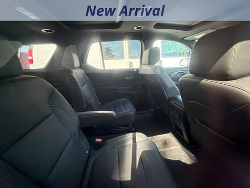 Used 2023 Chevrolet Traverse LT w/ LT Premium Package AWD/4WD image 7