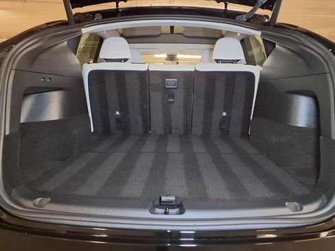 Used 2022 Tesla Model Y Performance image 19