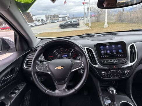 Used 2020 Chevrolet Equinox Premier image 16