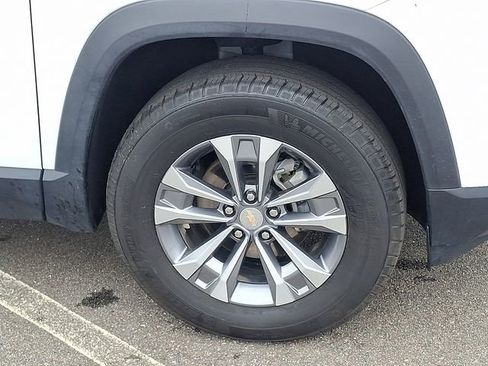 Used 2025 Chevrolet Equinox LT AWD/4WD image 28