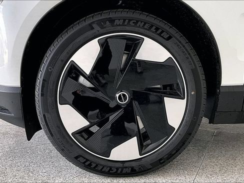 New 2026 Volvo EX30 Plus w/ Protection Package Premier AWD/4WD image 28