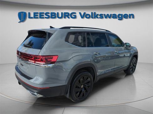 New 2026 Volkswagen Atlas SE image 11