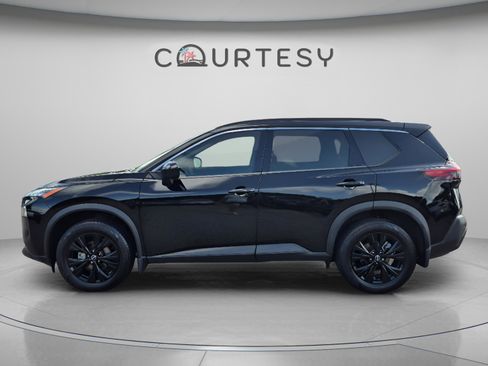 Certified 2023 Nissan Rogue SV w/ SV Premium B Package FWD image 2