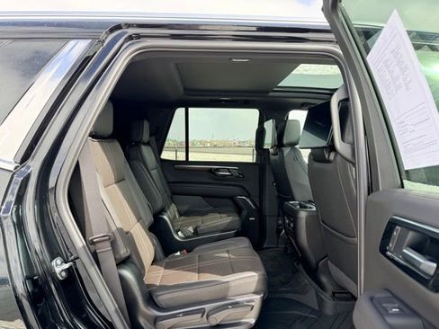 Used 2025 Chevrolet Tahoe High Country image 9