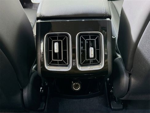 Used 2025 Kia Sorento SX image 26