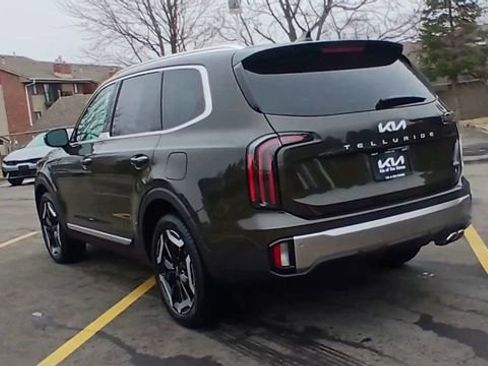 Used 2025 Kia Telluride EX w/ EX Captain's Chair Package image 9