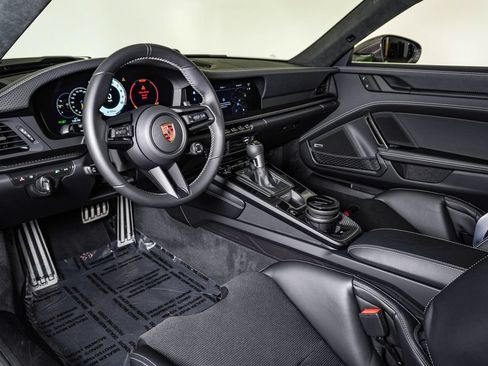Certified 2026 Porsche 911 GT3 RWD image 4