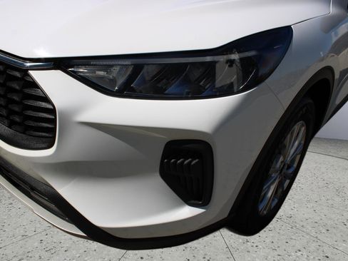 Used 2023 Ford Escape Active image 10