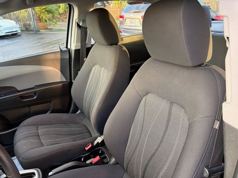 Used 2016 Chevrolet Sonic LT image 12